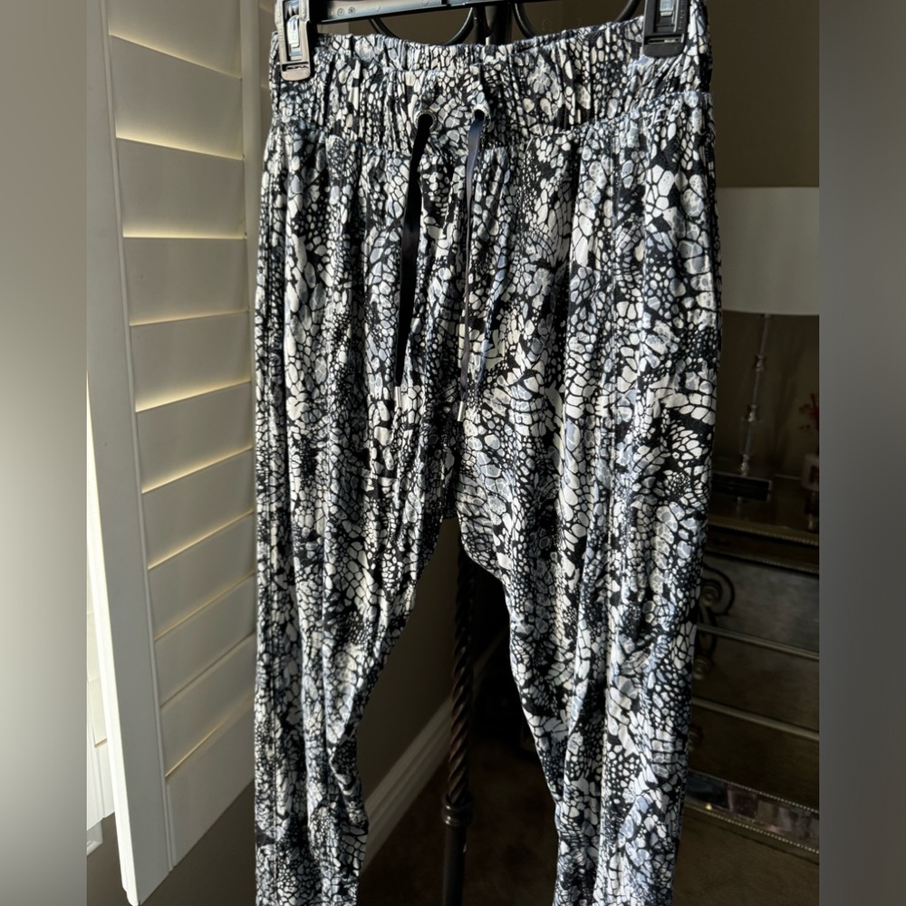 Lorna Jane Joggers, never worn!